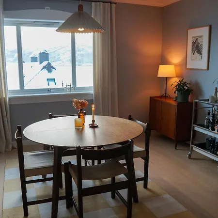 Charming With Balcony And View! *