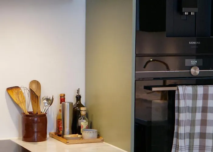 Charming With Balcony And View! Alesund