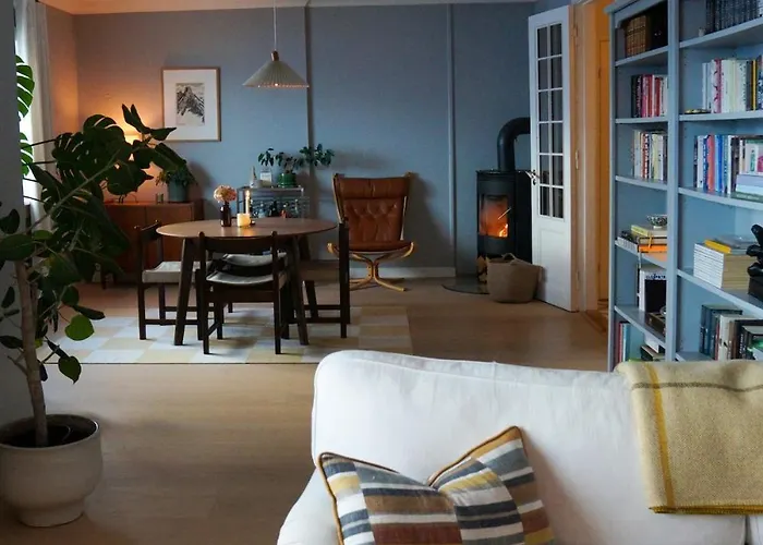 Charming With Balcony And View! Apartment *