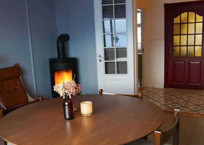 Charming With Balcony And View! Apartment Alesund