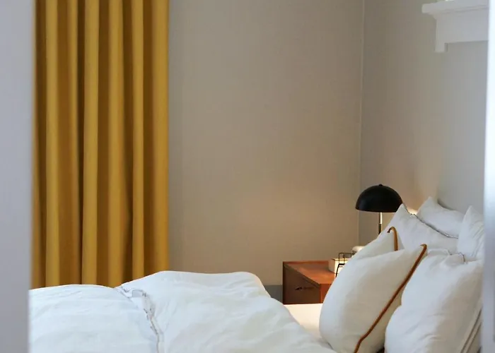 Charming With Balcony And View! Ålesund