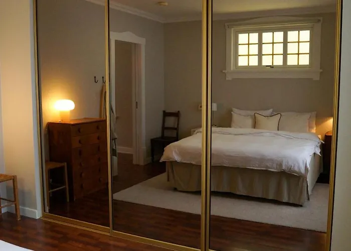 Lägenhet Charming With Balcony And View! *