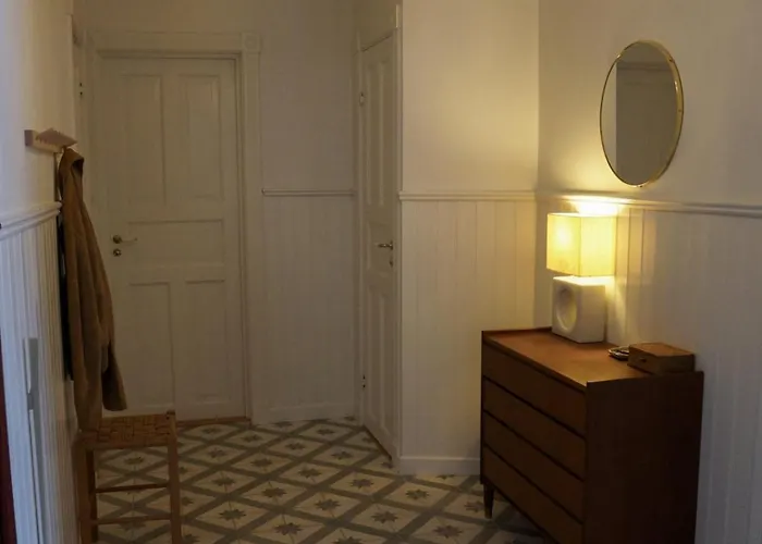 Charming With Balcony And View! Apartment