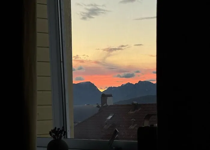 Charming With Balcony And View!