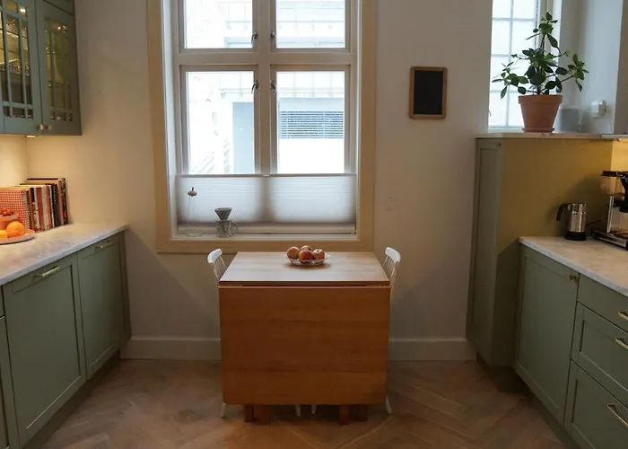 Charming With Balcony And View! Apartment